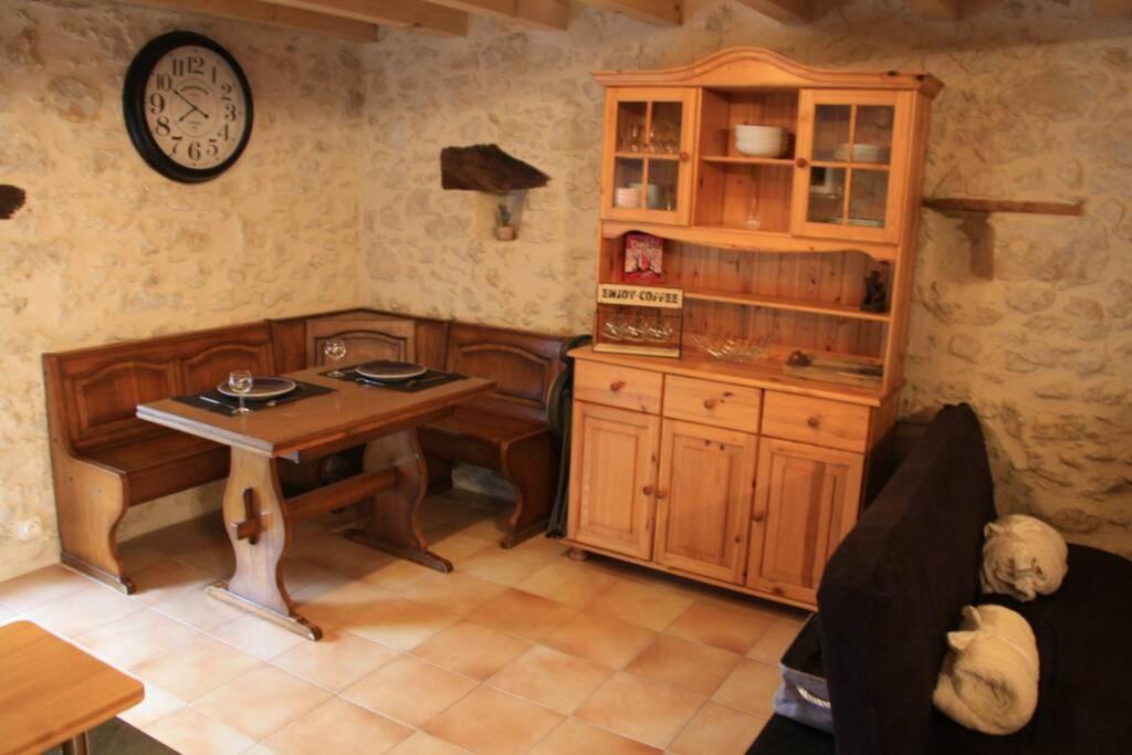 Le Portougais, Chalet A Chanaz, La Petite Venise Savoyarde Exterior photo